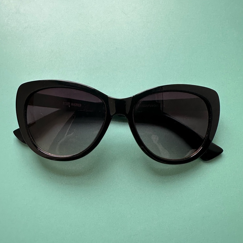 Steve Madden Sunglasses- has scratched lens